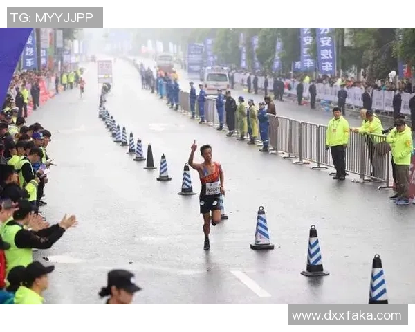 广州攀岩队在马拉松大满贯积分榜中以74分稳居第一名