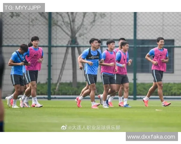 成都网球队耐力训练新模式引发热议助力运动员全面提升竞技水平