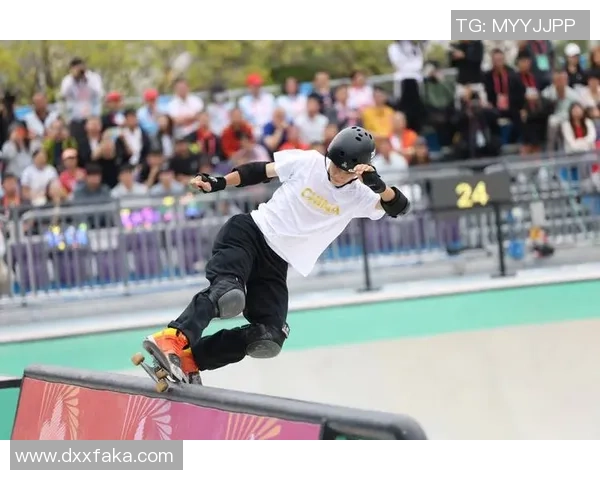 广州滑板队快攻战术解析与滑板文化的深度融合探讨 广州滑板队快攻战术解析与滑板文化的深度融合探讨