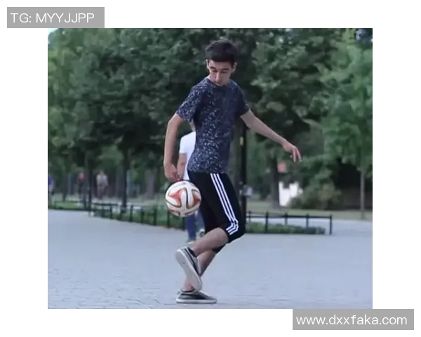 深圳滑板队区域防守分析与战术调整的得失探讨 深圳滑板队区域防守分析与战术调整的得失探讨